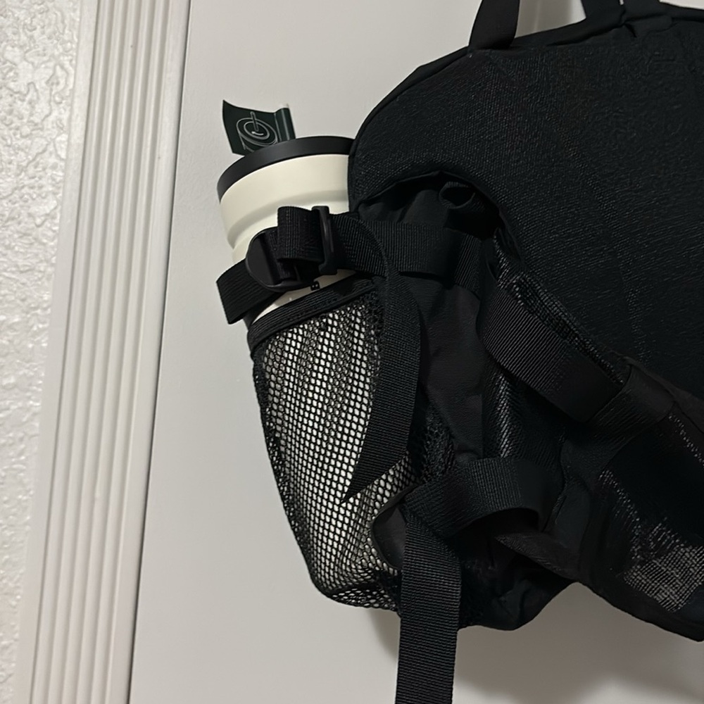 REI hiking lumbar saddle bag, waistpack, Fanny pack. - Picture 4 of 9